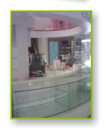 Glass Store Fixtures and Displays